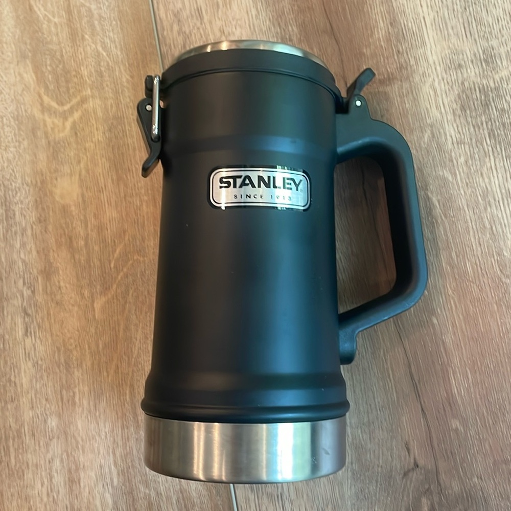 Stanley Beer Stein 24oz in Black